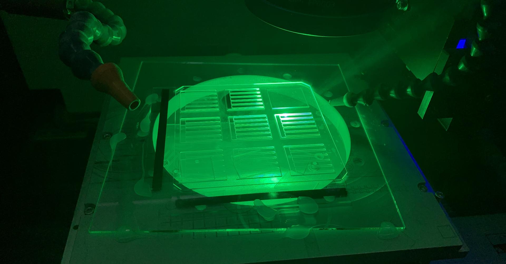 激光設備-脆性材料加工產業